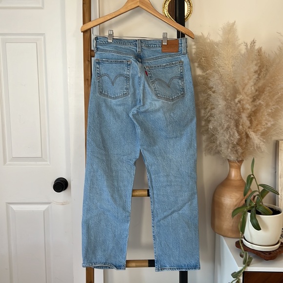 Levi’s Wedgie Straight - Picture 2 of 3
